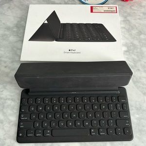 Apple Smart Keyboard MPTL2LL/A for iPad Pro 10.5" Gray